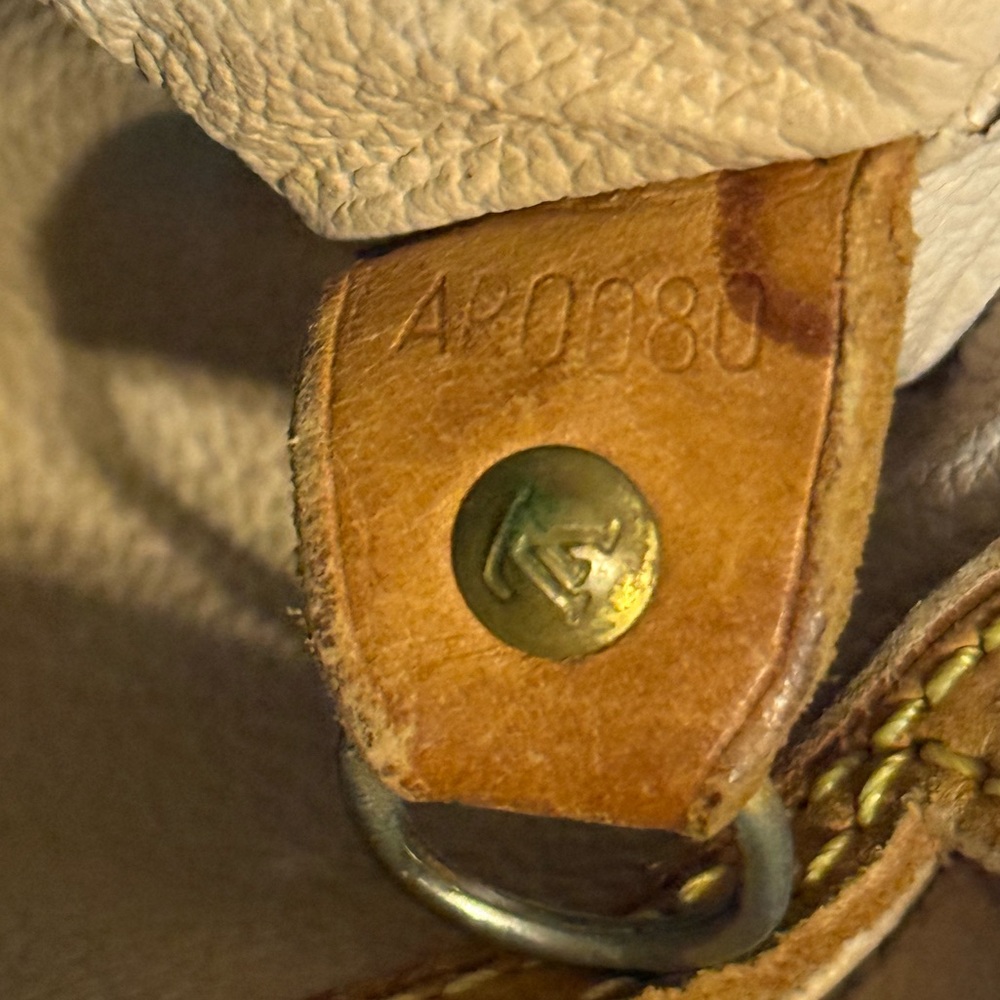 Louis Vuitton Vintage Bucket Bag - Picture 5 of 10